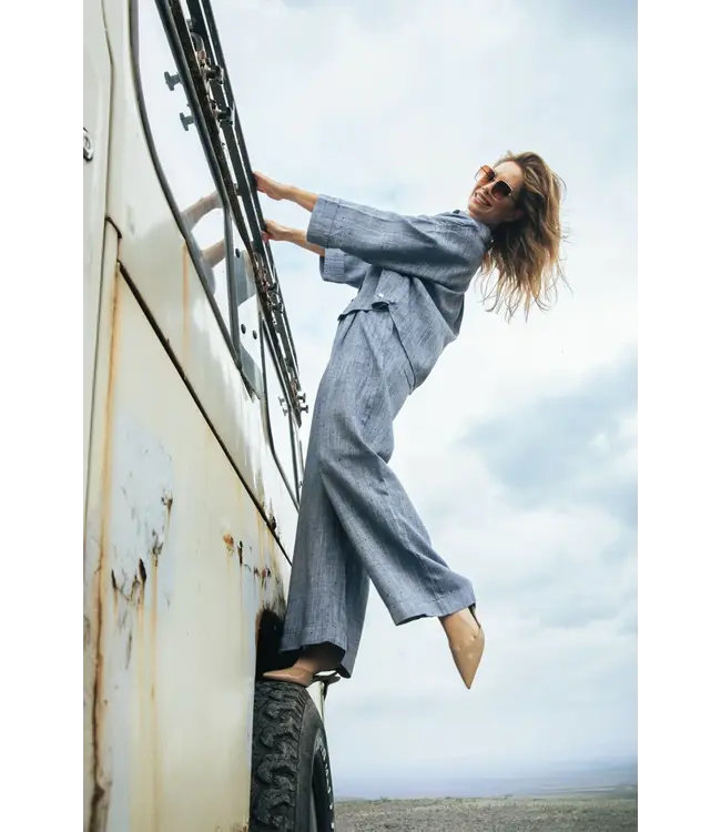 2611037/Donkerblauw  Amber