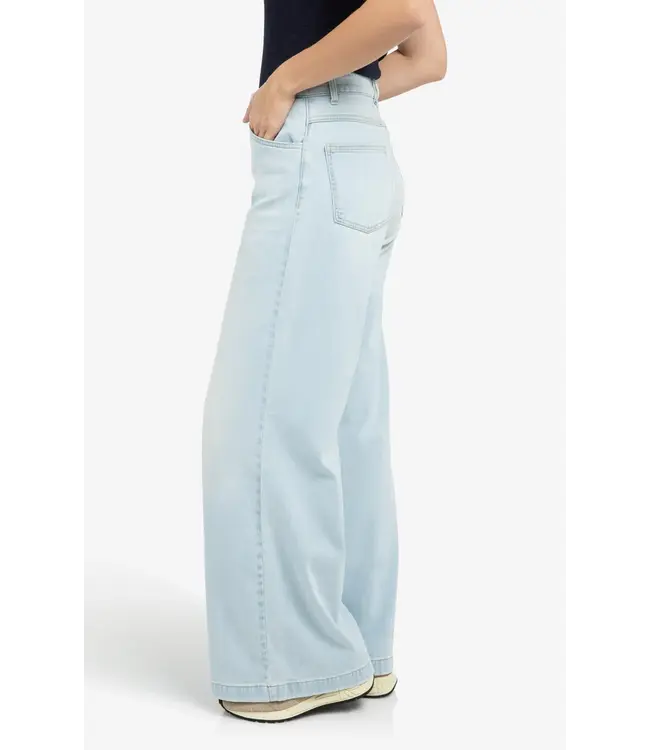 01-311150-603/99036  High-waist jeans with extra wide legs (L34)