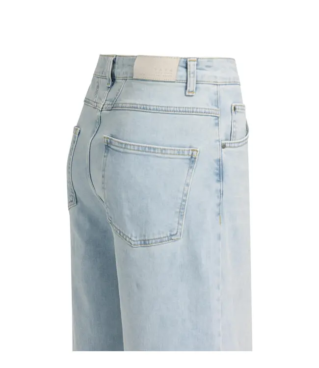 01-311150-603/99036  High-waist jeans with extra wide legs (L34)