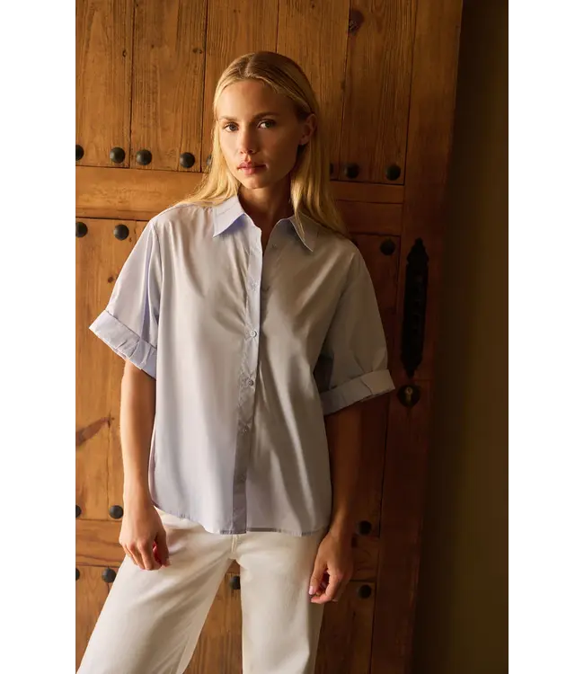 01-201207-603/99048  Blouse with short rolled-up sleeves and collar