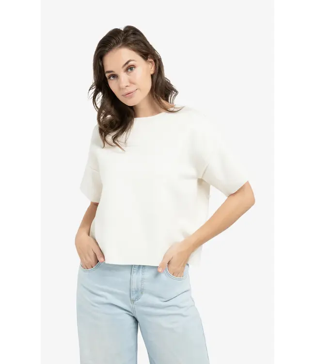 01-000562-603/99053  Short sleeve sweater with seam details