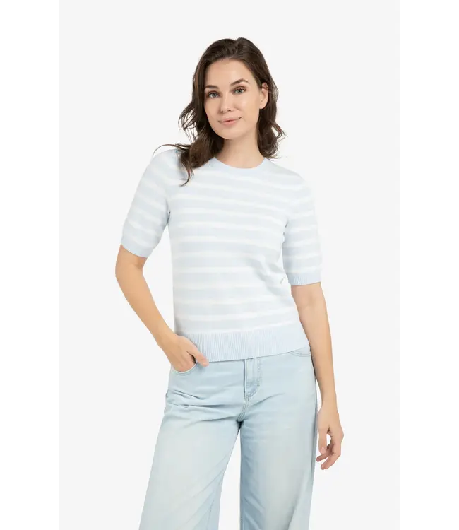 01-000560-603/990481  Knitted sweater with stripe pattern and short sleeves