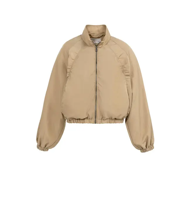 02-001072-603/99051  Short oversized jacket with pleated details