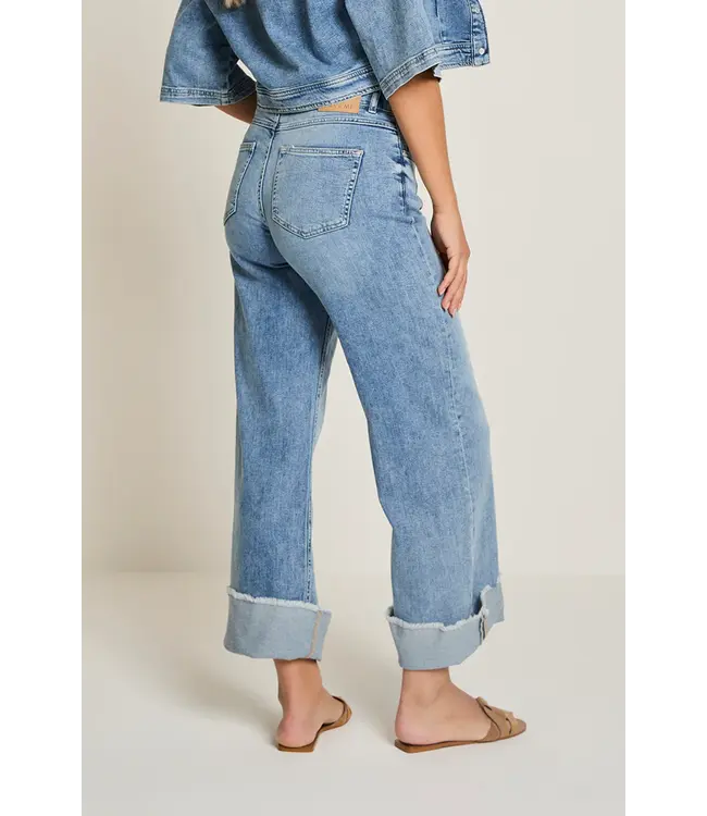 SS261.266402-D198  Mira Turn Up Light Indigo - L28