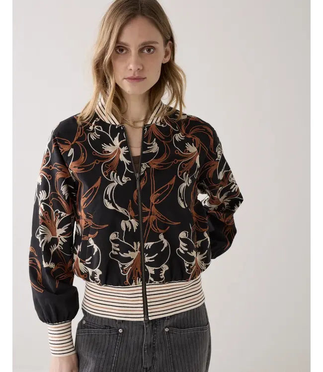 1s1302-12382/000990-Black  Jacket Embroidered