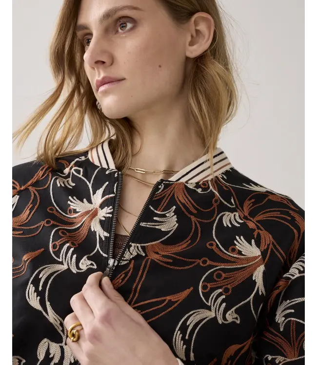 1s1302-12382/000990-Black  Jacket Embroidered