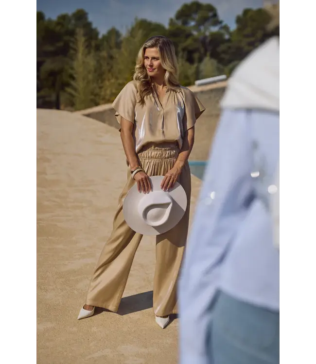 NKS01131-Sand  Taylor Top Shiny