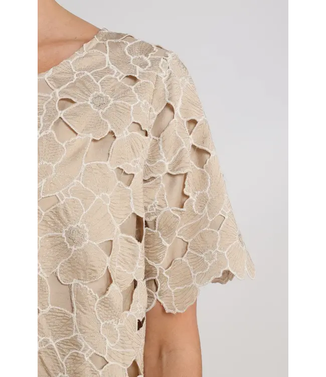 NKS01181-Sand/Gold  Octavia Top Flower