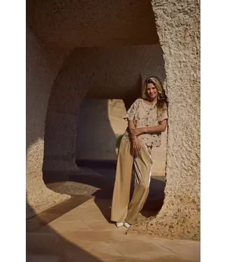 NUKUS NKS01181-Sand/Gold  Octavia Top Flower