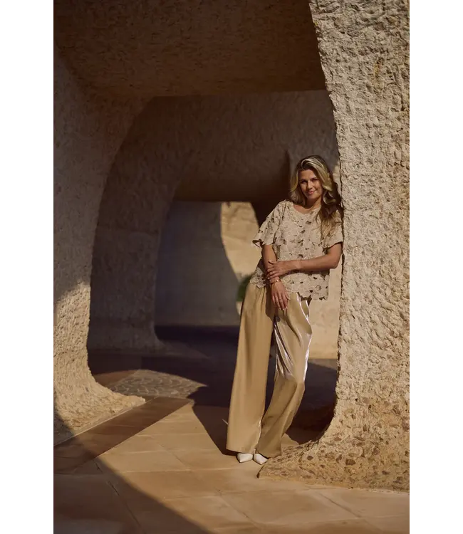 NKS01181-Sand/Gold  Octavia Top Flower