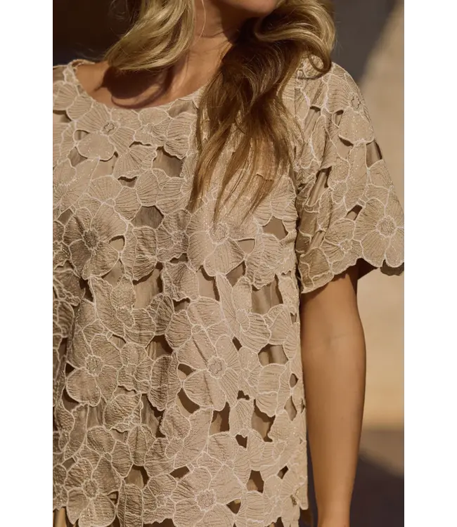 NKS01181-Sand/Gold  Octavia Top Flower