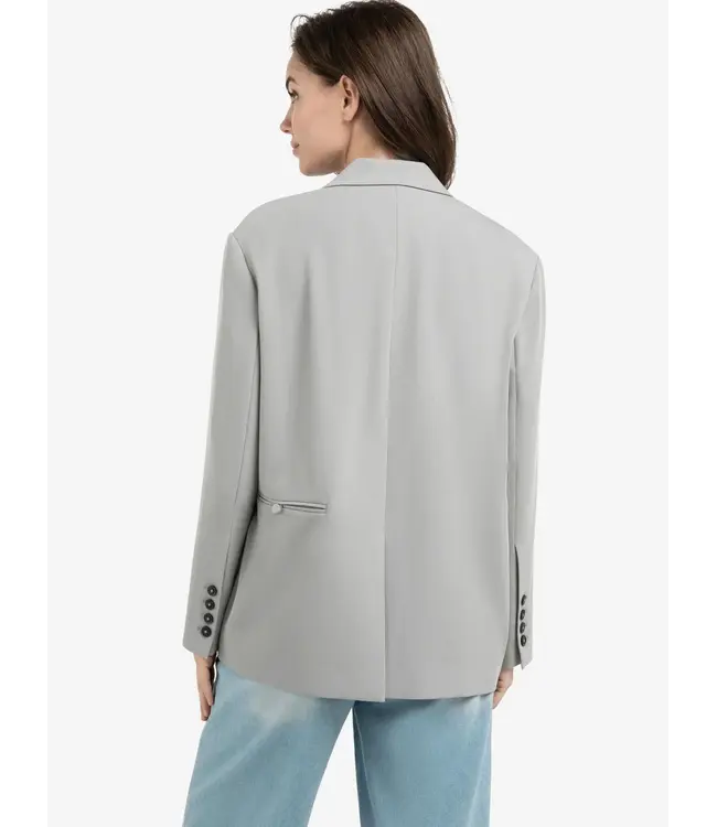 01-501081-602/99047  Oversized blazer with fancy button details