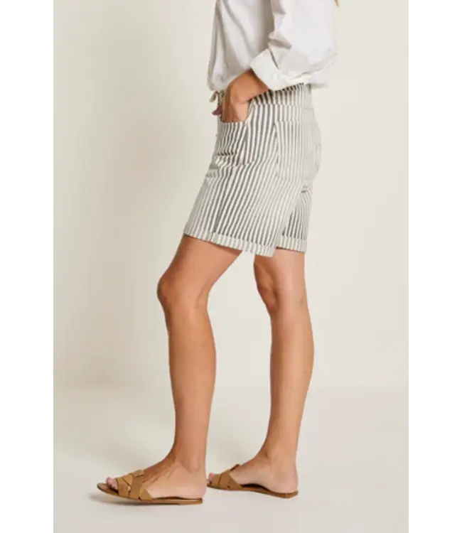 SS262.209218/S20-NavyBold-L8  Bobby Short