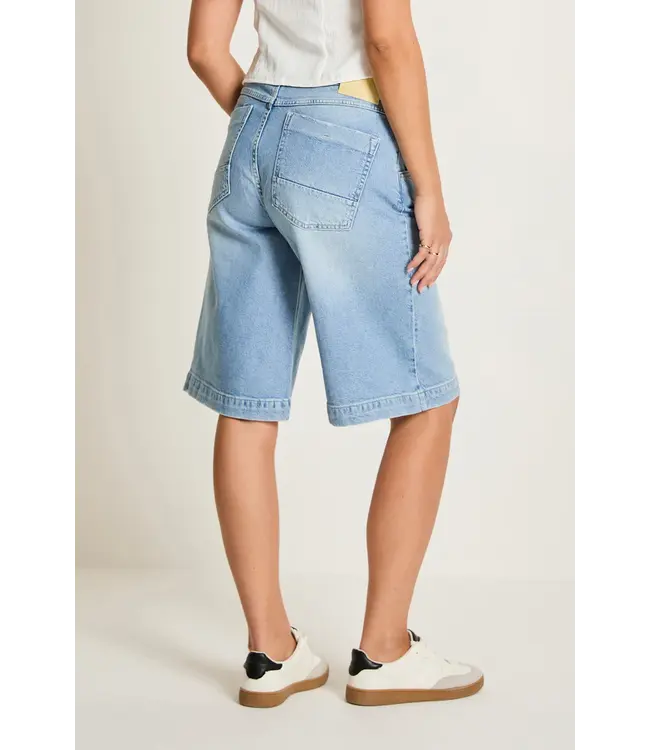 SS262.266408/D194-LightCosmic-L19  Nola Jorts