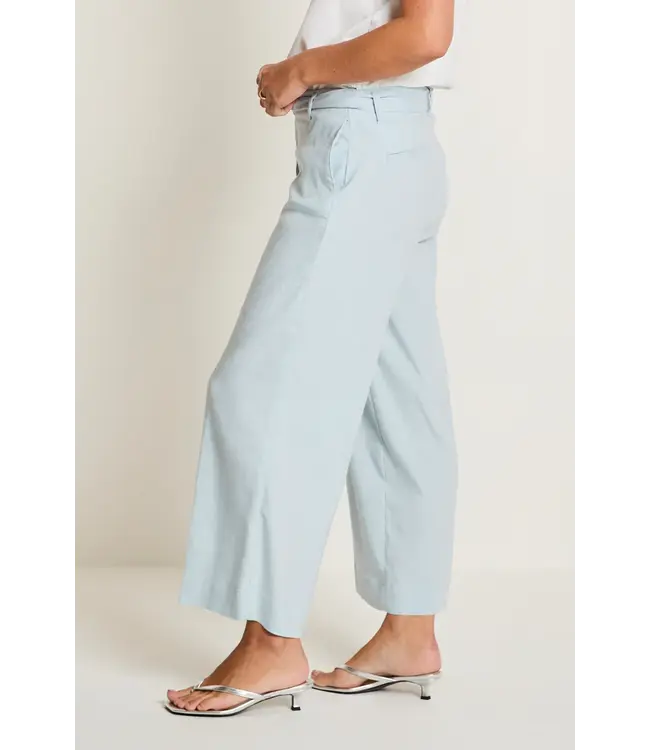 SS262.088394/328-IceBlue-L28  Cloe Belt