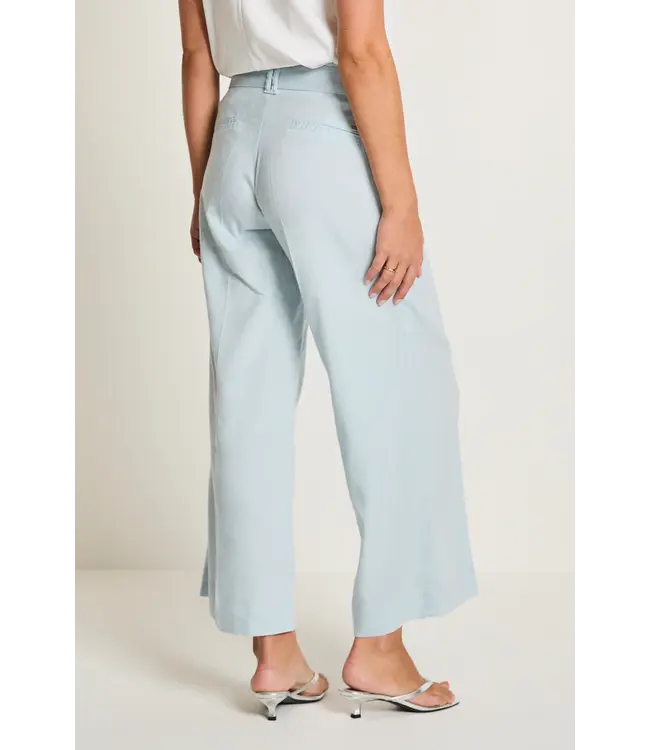 SS262.088394/328-IceBlue-L28  Cloe Belt