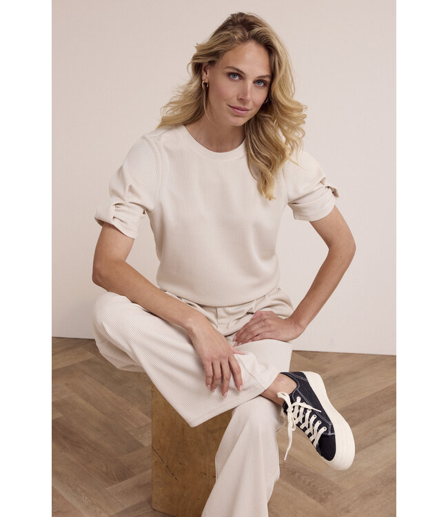 C16-19-401/006800-Stone  Short-Sleeve Top Cuff Detail