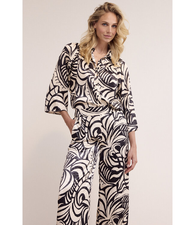 C19-19-301/100000-PrintBlack&Stone  Blouse Bold Botanica