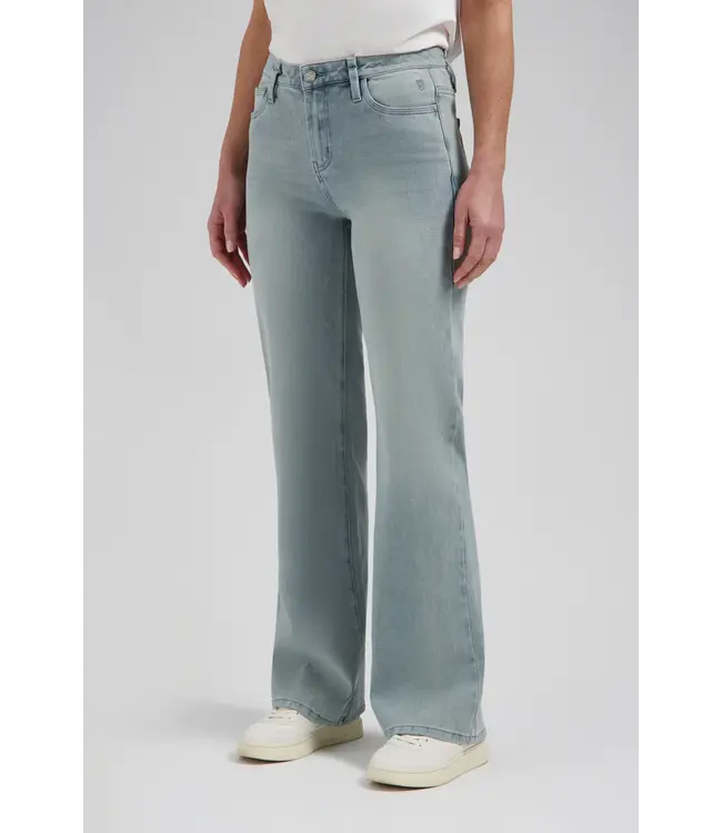 CR0016/AshGrey  Sophie Straight