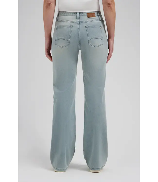 CR0016/AshGrey  Sophie Straight