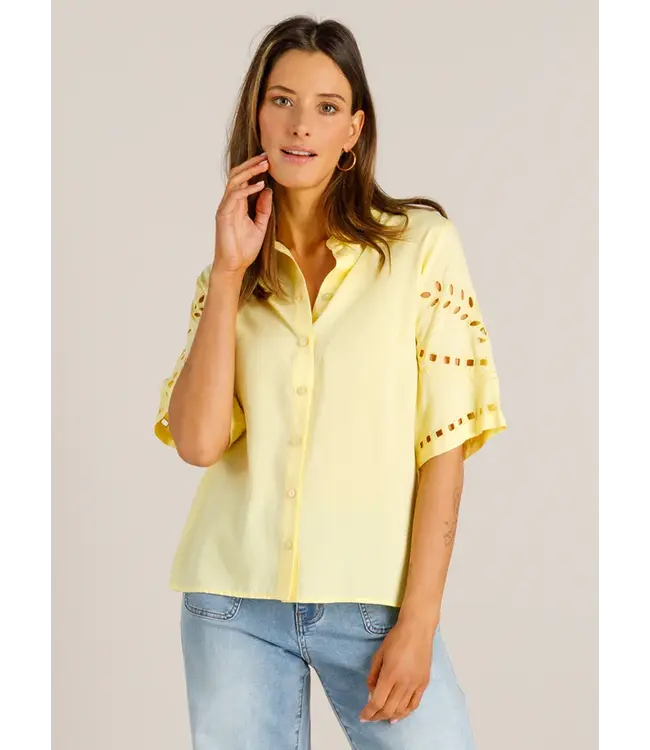 4200891/WaxYellow  Vie Tops