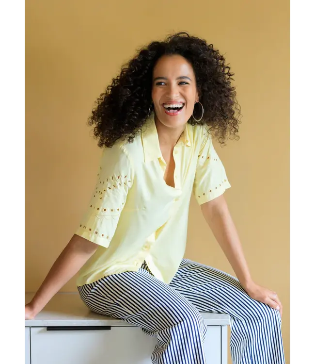 4200891/WaxYellow  Vie Tops