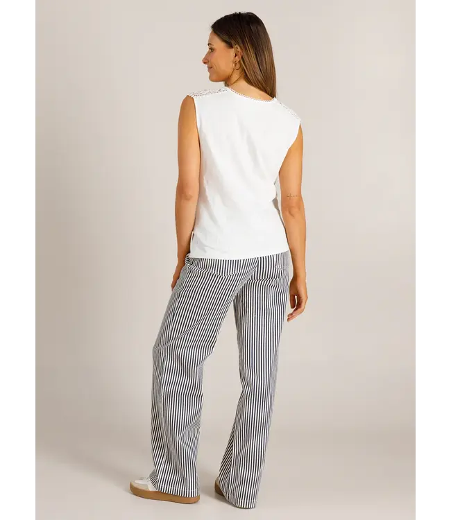 4200922/OffWhite  Verene Tops