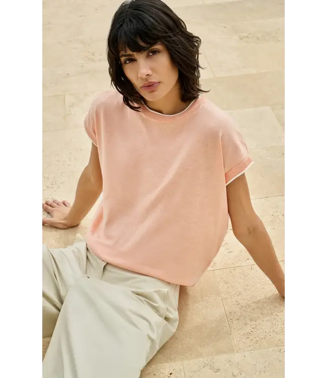 01-000580-604/313072  Knitted sweater with rolled edges