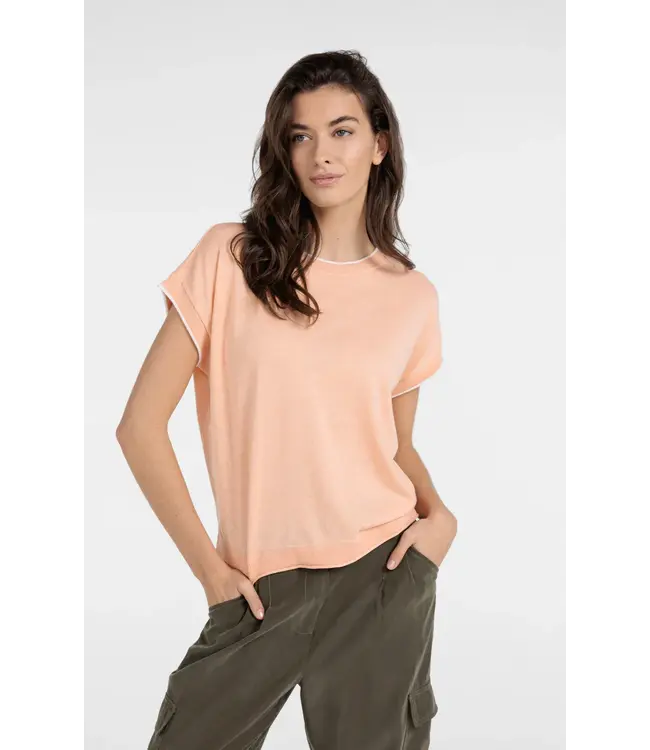 01-000580-604/313072  Knitted sweater with rolled edges