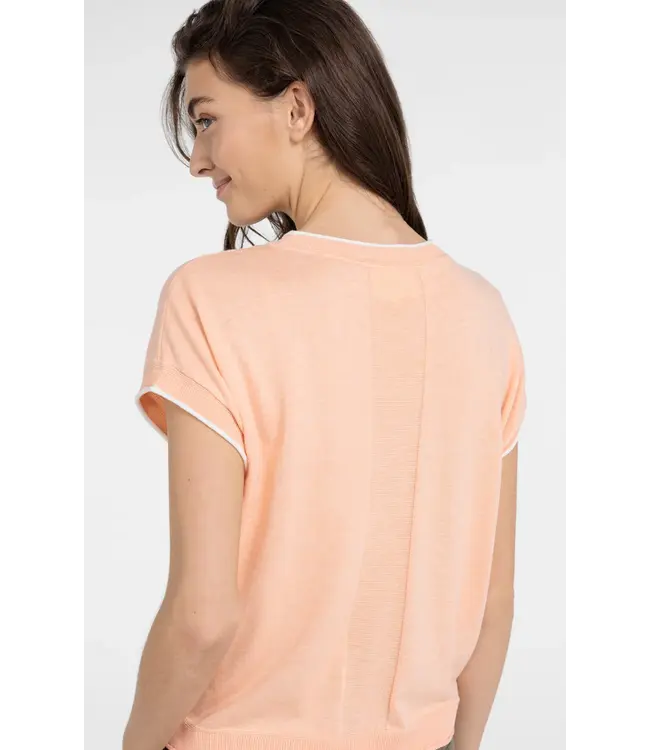 01-000580-604/313072  Knitted sweater with rolled edges