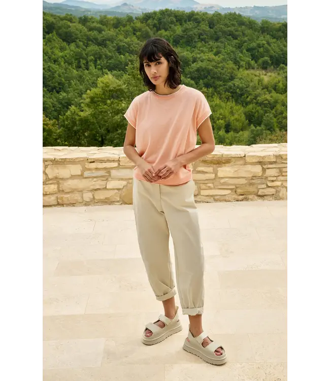 01-000580-604/313072  Knitted sweater with rolled edges