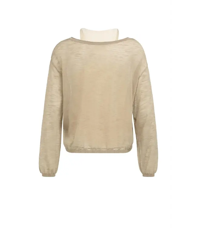 01-000594-604/61104  Twinset sweater with singlet