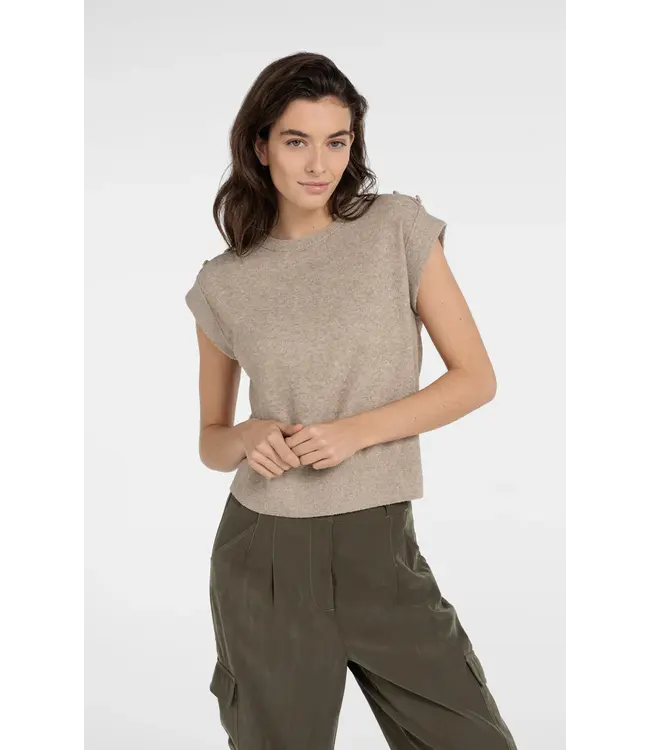 01-000584-604/611042  Towel knit sleeveless sweater