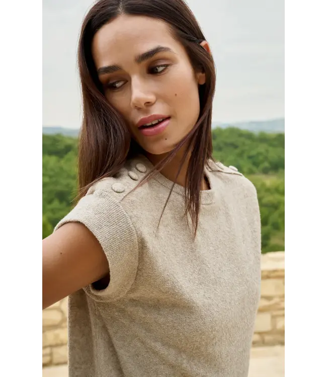 01-000584-604/611042  Towel knit sleeveless sweater