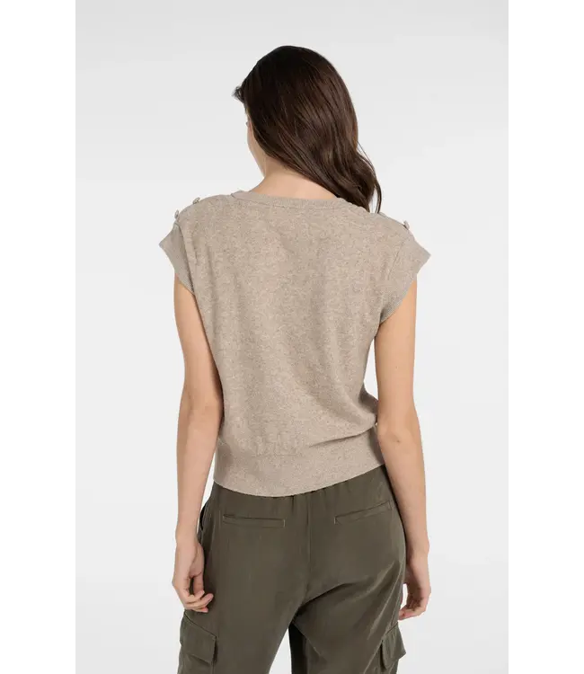 01-000584-604/611042  Towel knit sleeveless sweater