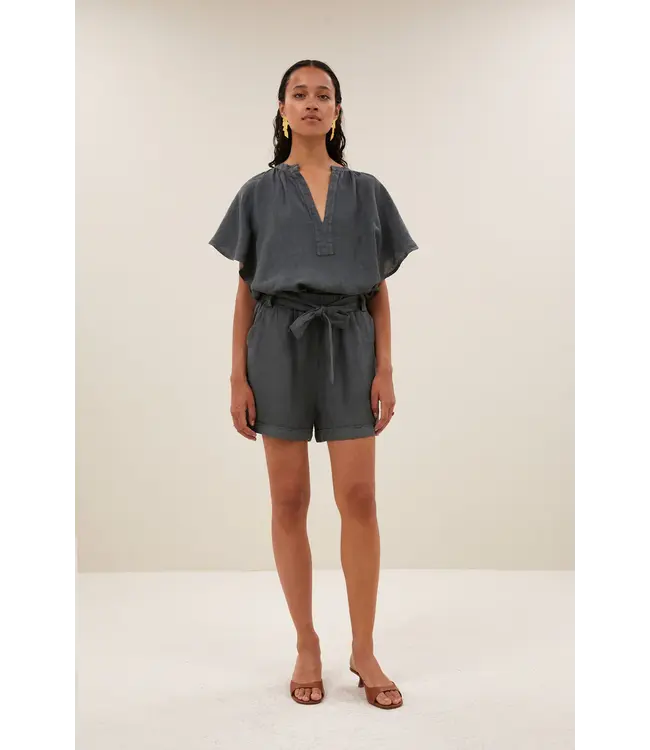 26218505/charcoal  june linen shorts