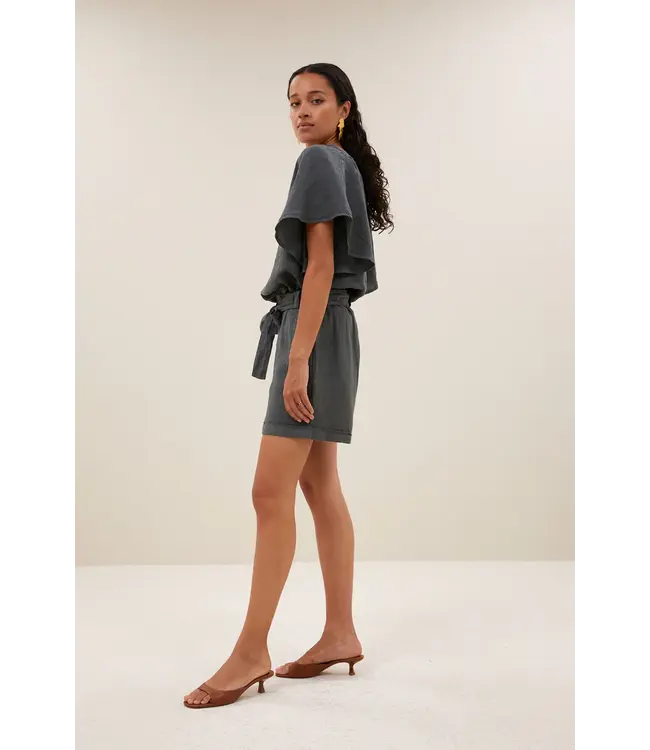 26218505/charcoal  june linen shorts