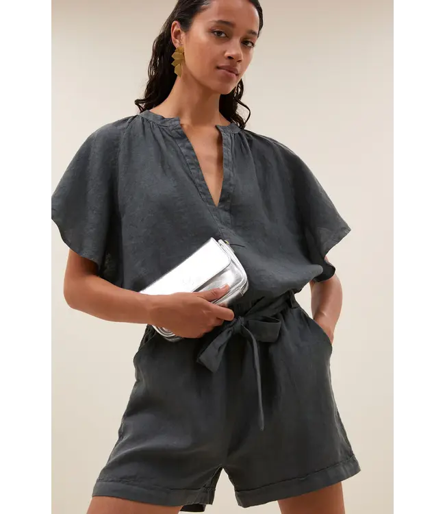 26218505/charcoal  june linen shorts