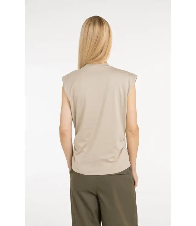 01-709365-604/61104  Sleeveless top with pleated sideseams