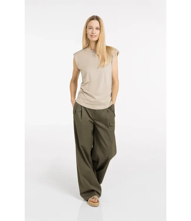 01-709365-604/61104  Sleeveless top with pleated sideseams