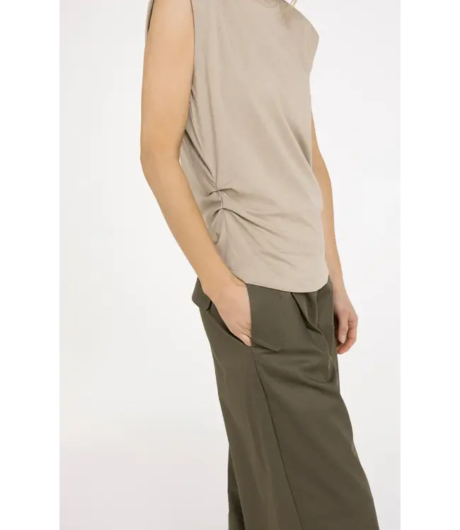 01-709365-604/61104  Sleeveless top with pleated sideseams