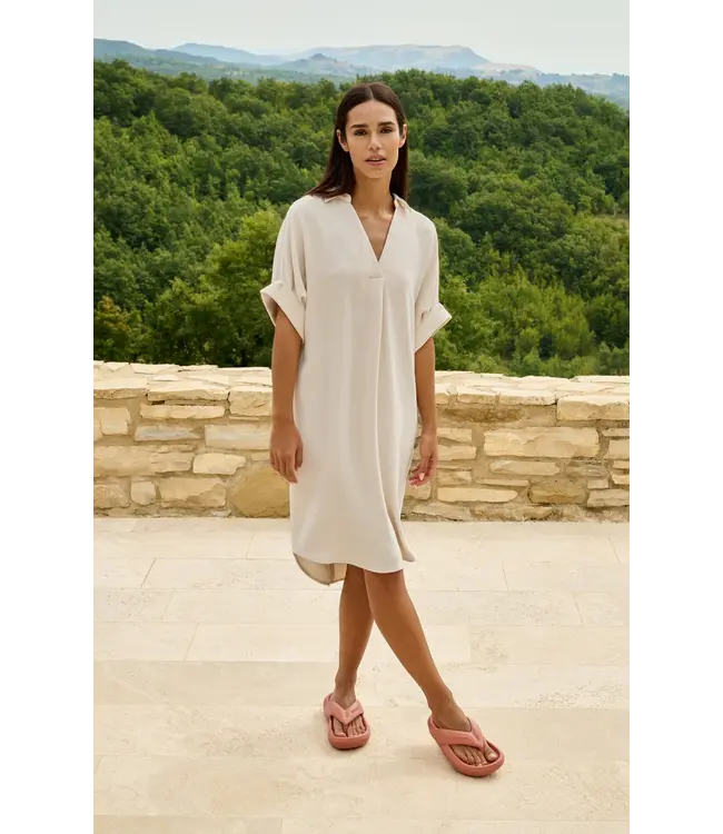 01-601218-604/99058  V-neck dress with pleated sleeves