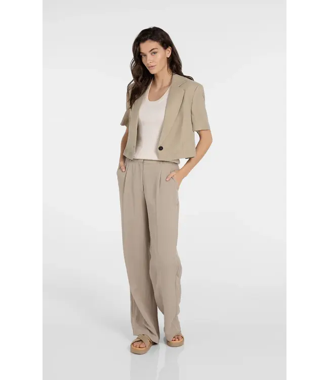 01-501083-604/61104  Woven shortsleeve blazer with detachable bottom hem