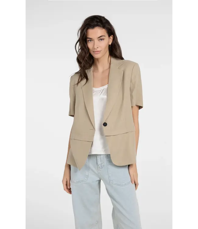 01-501083-604/61104  Woven shortsleeve blazer with detachable bottom hem