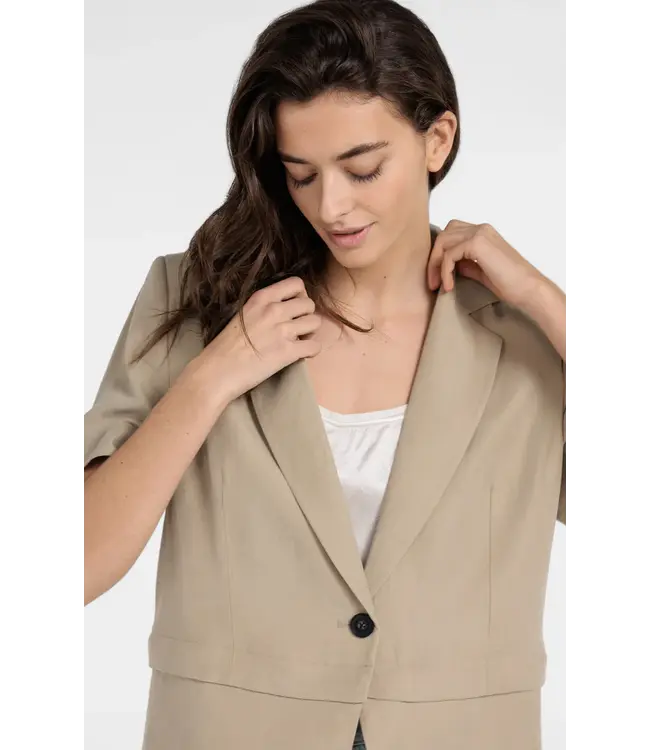 01-501083-604/61104  Woven shortsleeve blazer with detachable bottom hem