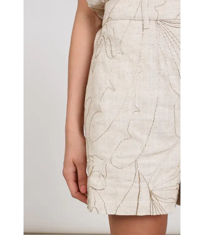 NKS09052-Sand  Dagmar Short Embroidery