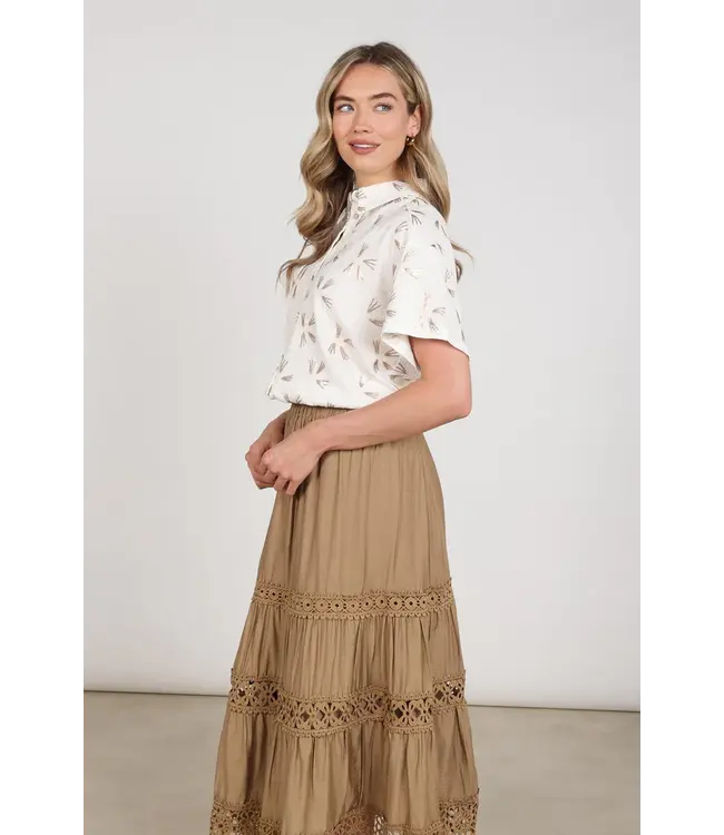 NKS02207-Offwhite/Gold  Britt Blouse Embroidery