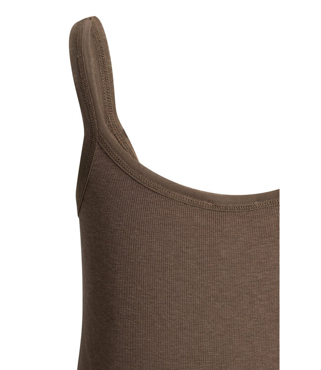 01-729053-605/99070  Singlet with mesh edge