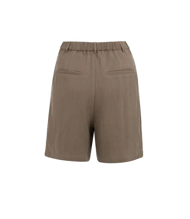 01-321032-605/99070  Woven longer length bermuda short