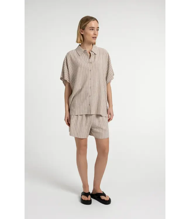 01-321037-606/990751  Striped shorts with elastic waistband
